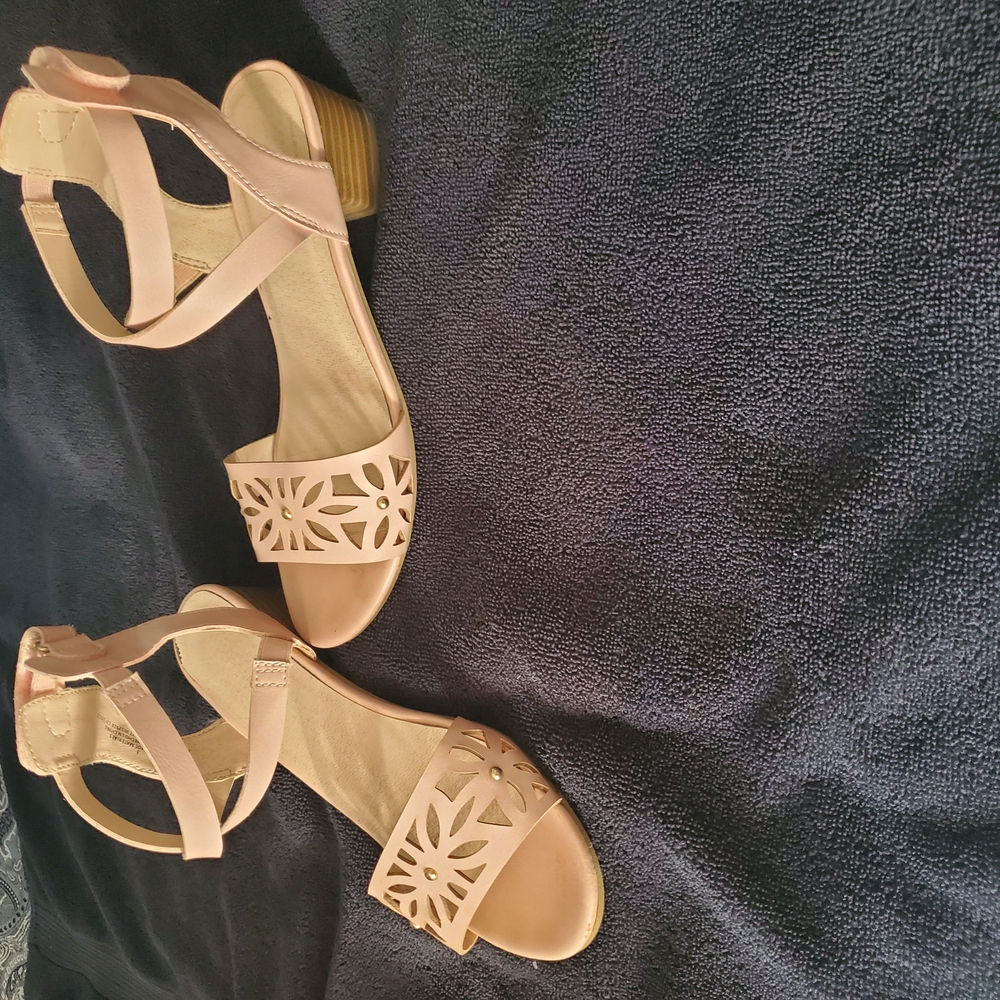 Pastel Pink Girl Sandals with Adjustable Ankle Straps and Decorative Cut-Outs